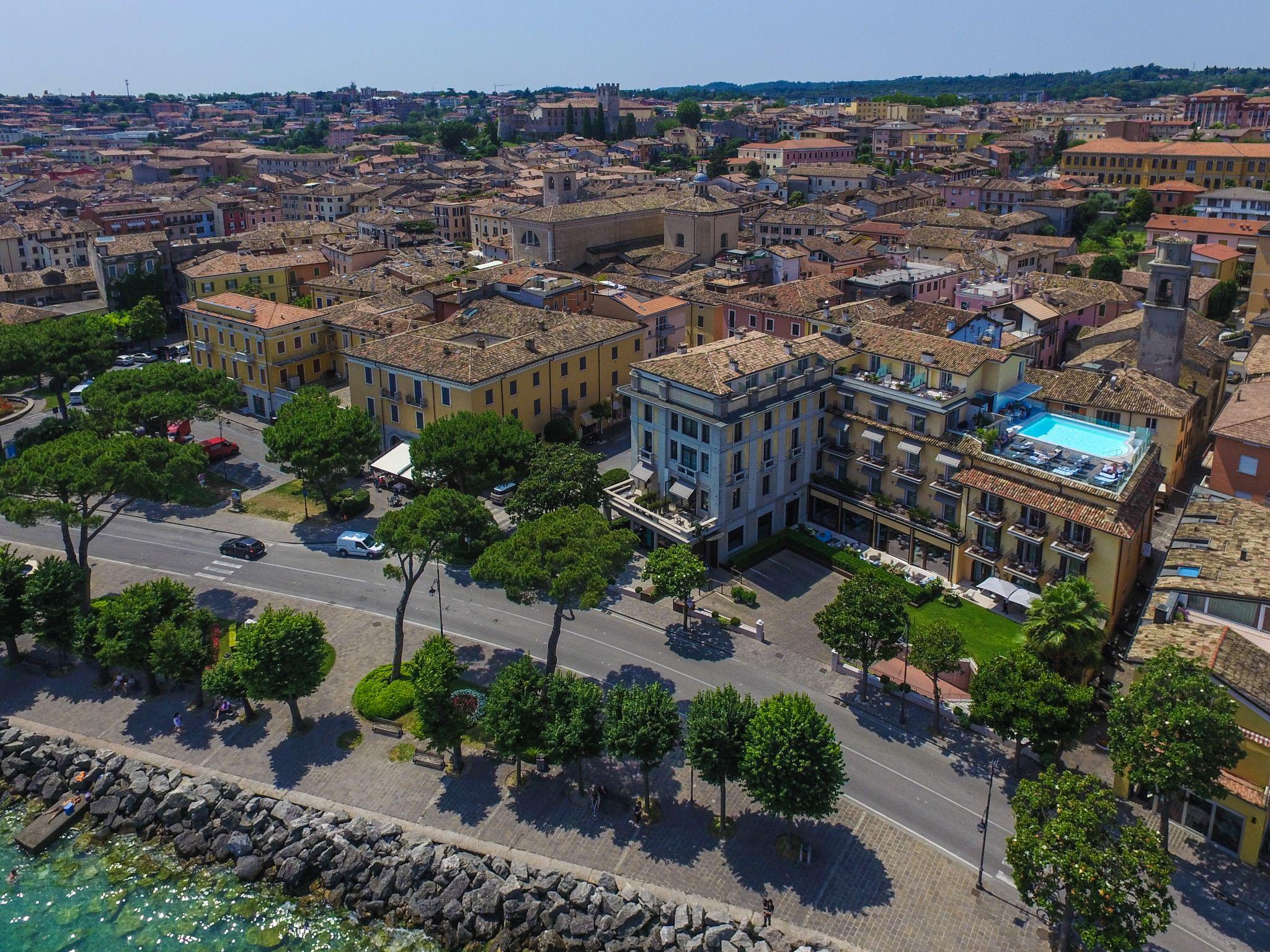 Park Hotel Desenzano del Garda Esterno foto