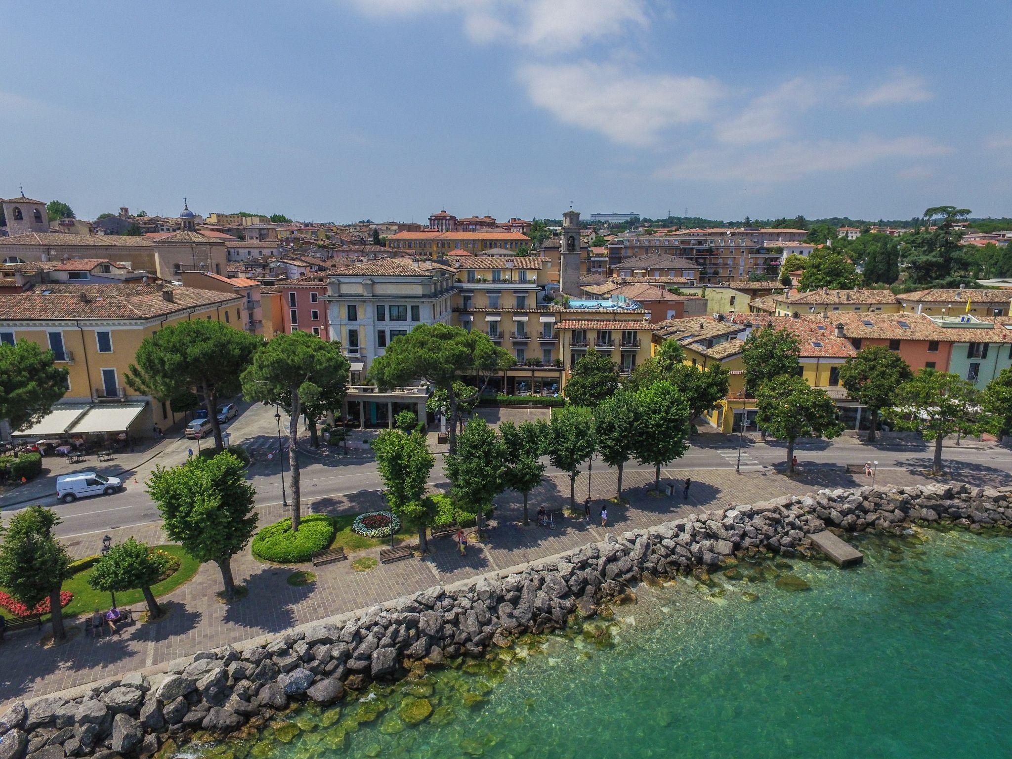 Park Hotel Desenzano del Garda Esterno foto