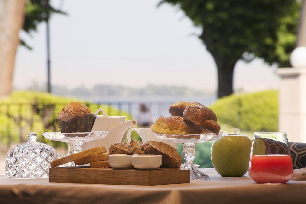 Park Hotel Desenzano del Garda Esterno foto