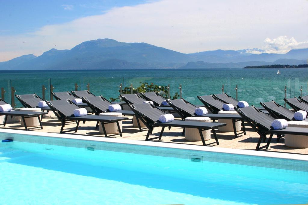 Park Hotel Desenzano del Garda Esterno foto