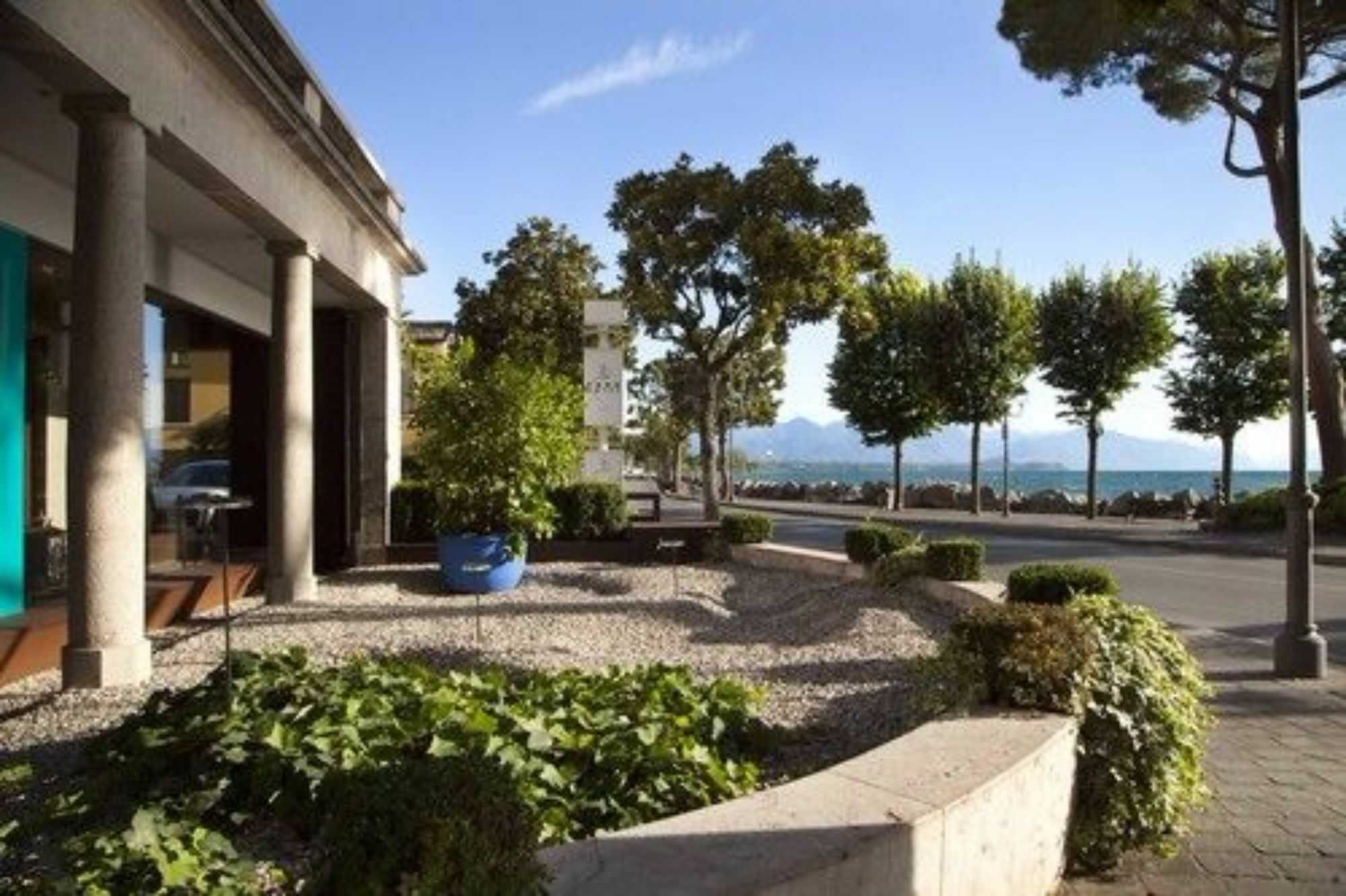 Park Hotel Desenzano del Garda Esterno foto