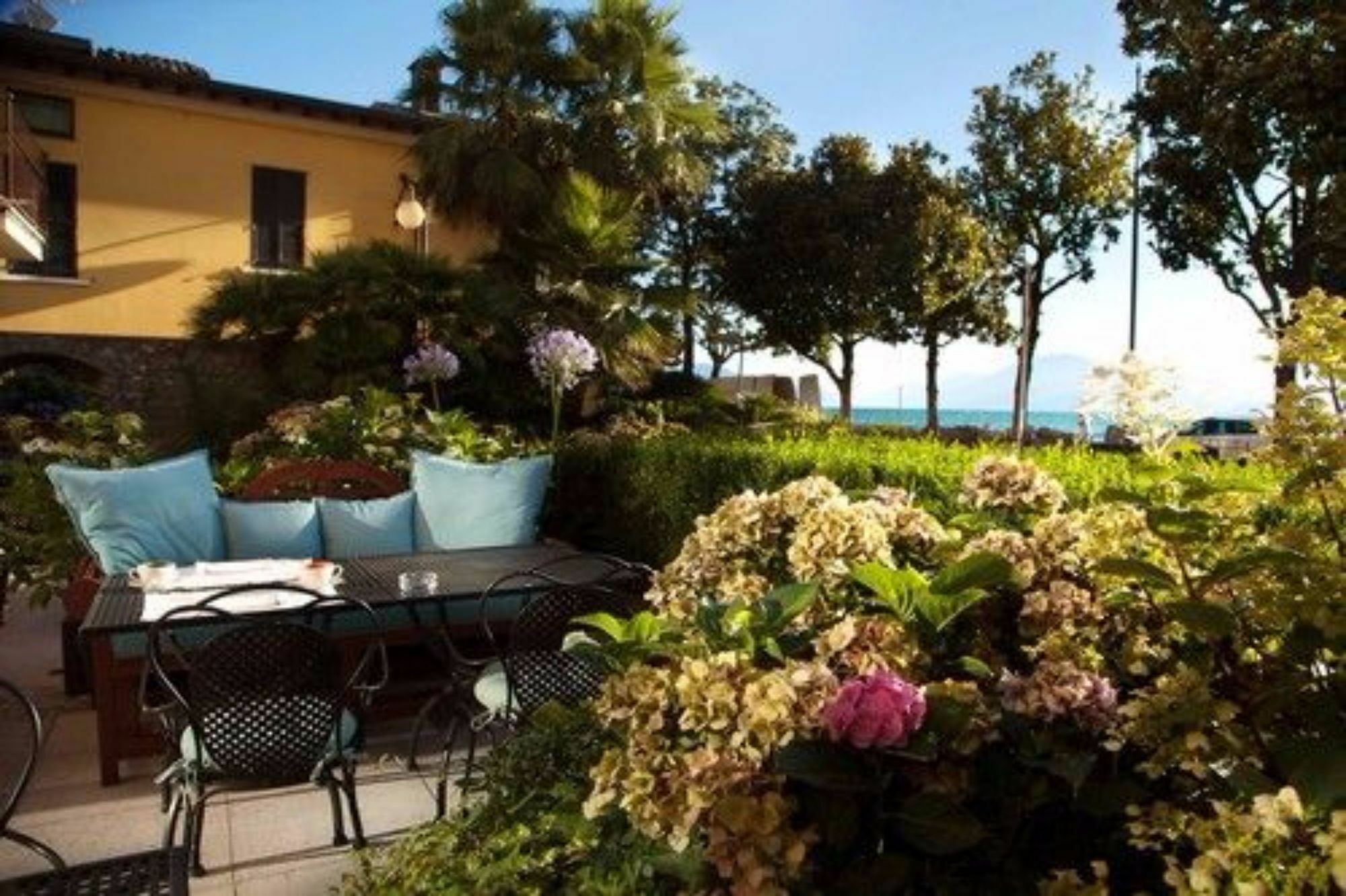 Park Hotel Desenzano del Garda Esterno foto